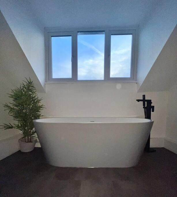 Canalside Terrace-Boutique Stay Worcester City Esterno foto